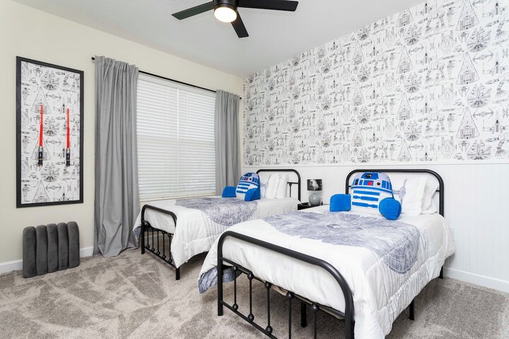Room 7 of 144