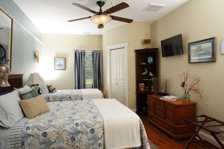 Room 6 of 39