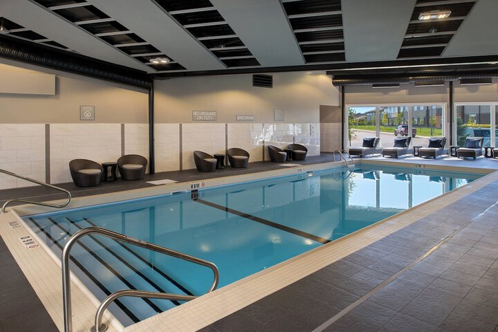 Hotel with Pool
