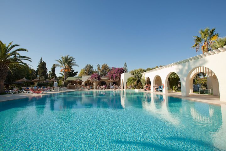 Hotel Pool