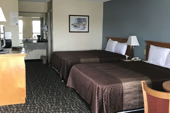 Room 10 of 25