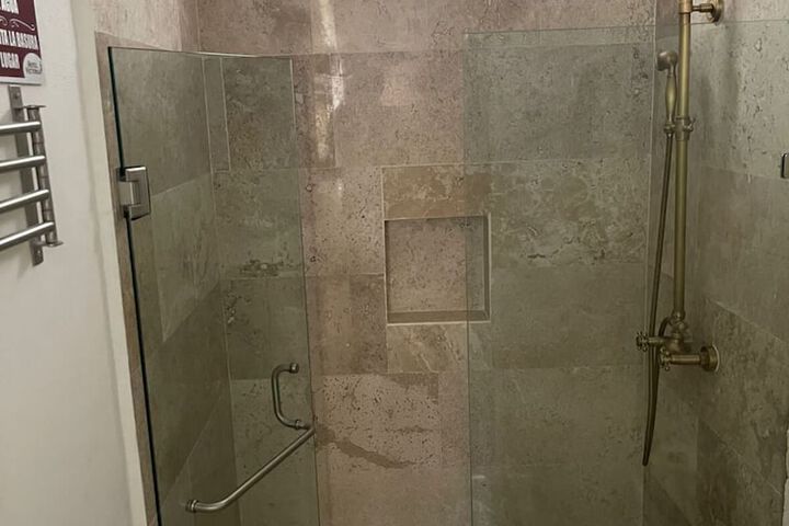 Room 8 of 25