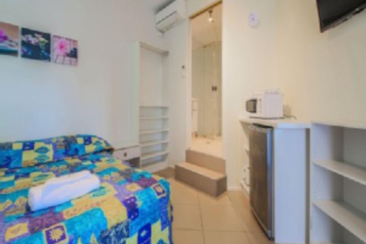 Room 33 of 156