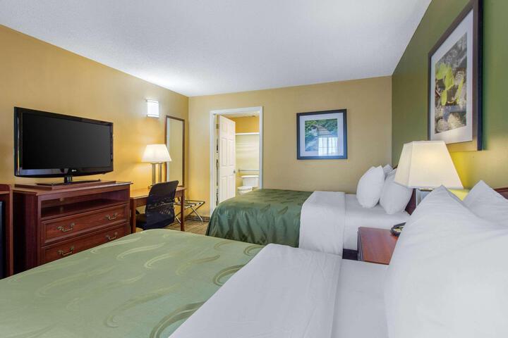 2 Double Beds (10 of 11)