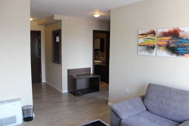 Room 10 of 36