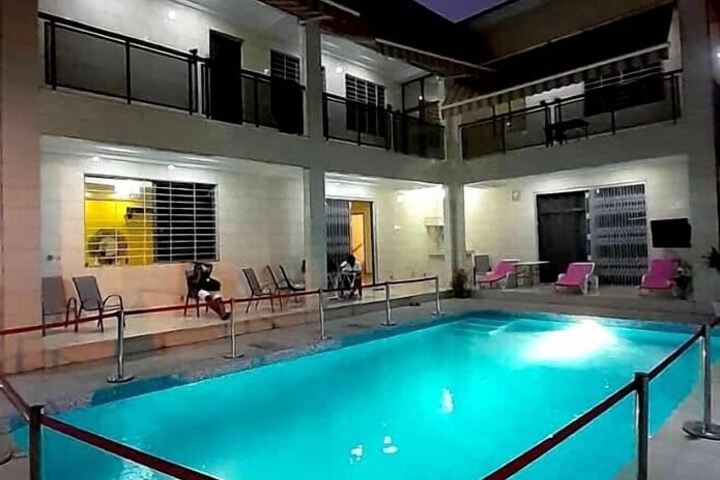 Pool 19 of 29
