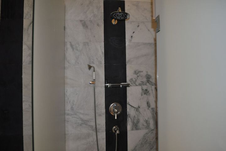 Room 20 of 46