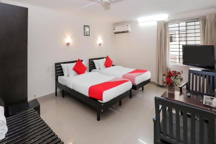 OYO Hotel Srinivas