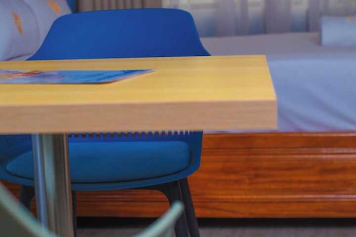 Room 8 of 112
