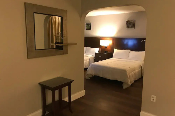 Room 5 of 20