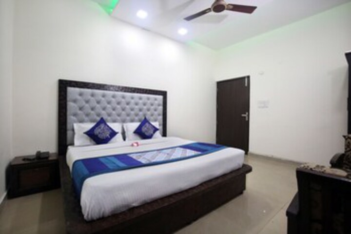 Room 15 of 25
