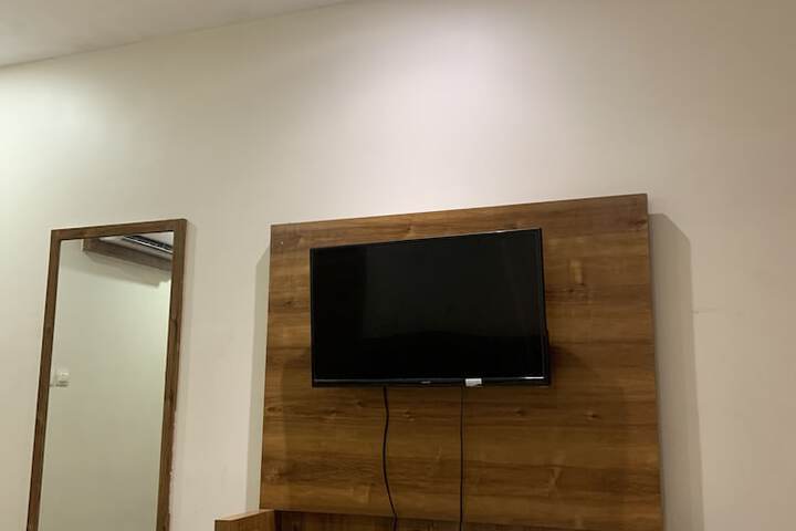 Room 14 of 37
