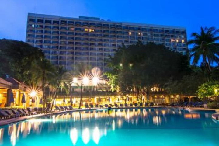 Pool 41 of 73