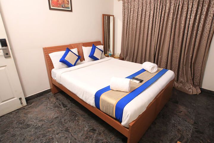 Room 6 of 19