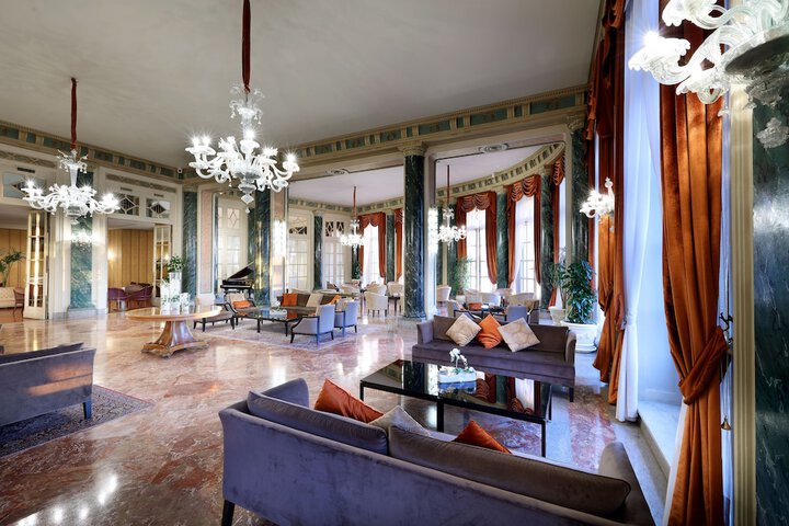 Guest Lobby