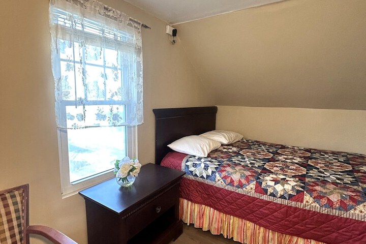 Room 33 of 138