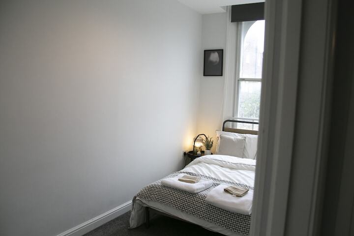 Room 17 of 41