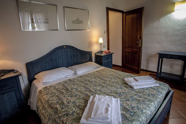 Room 8 of 143