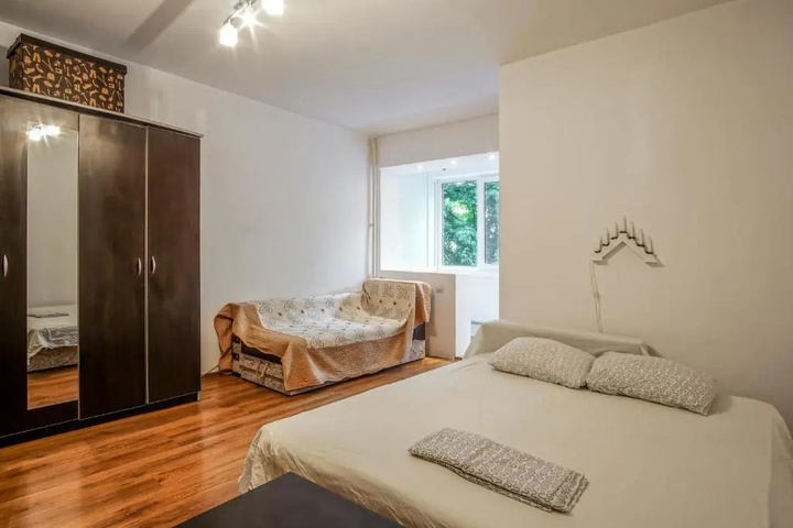 Room 5 of 14