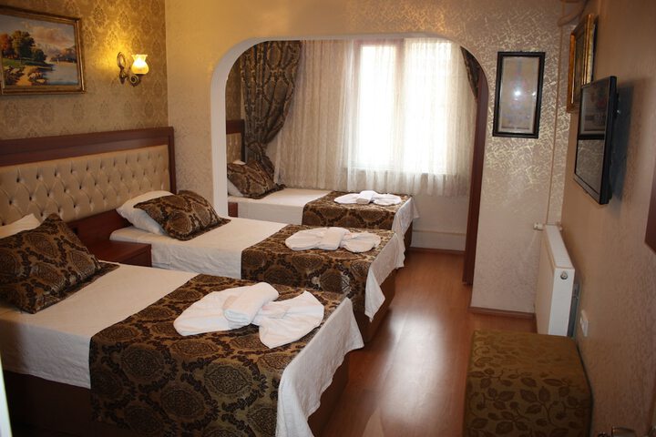 Room 3 of 34