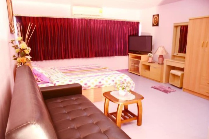Room 11 of 19