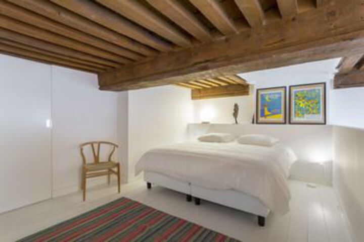 Room 8 of 17