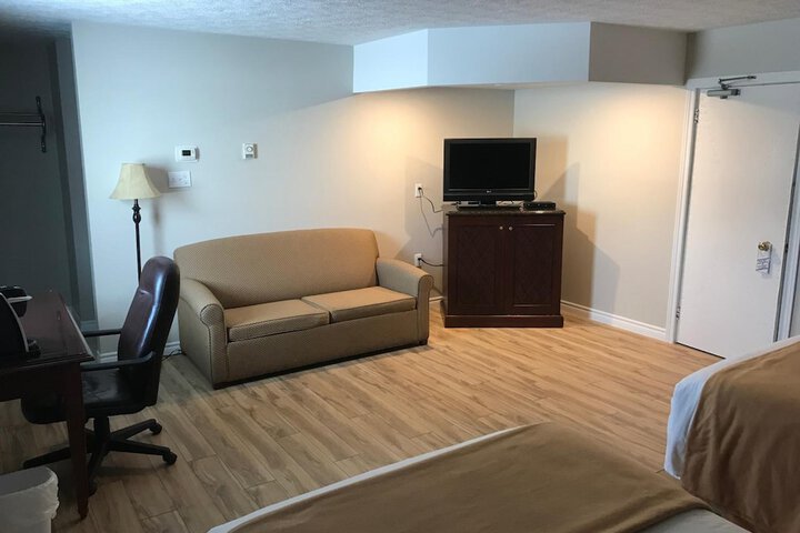 Room 4 of 20