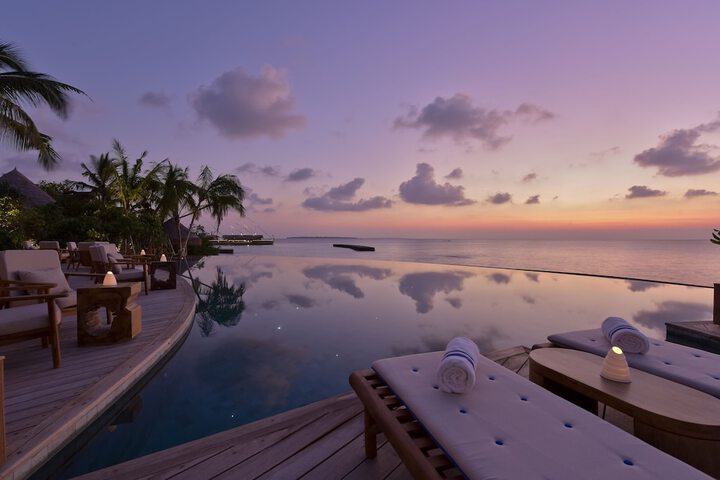 Hotel with Pool