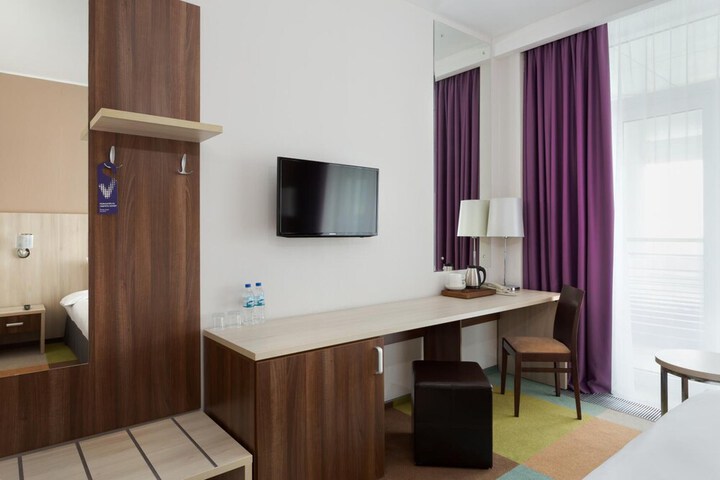 Room 12 of 70