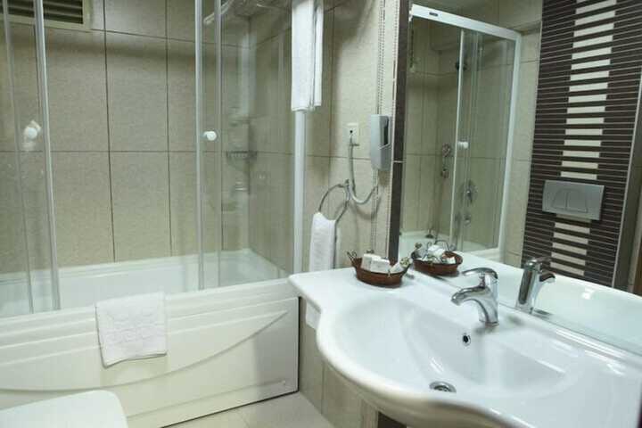 Room 10 of 22