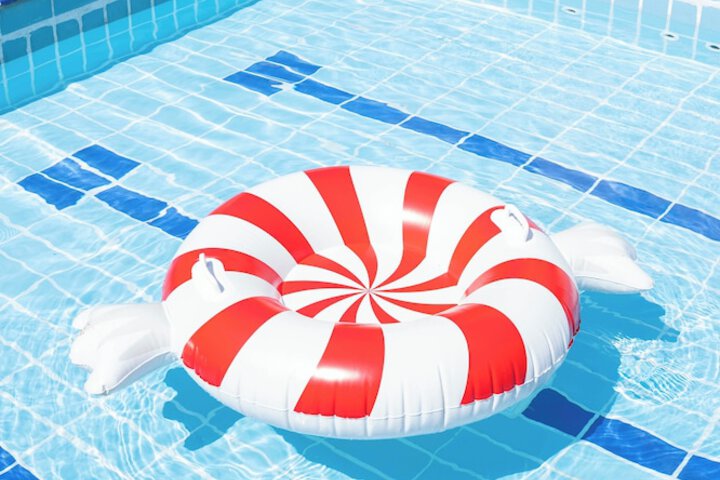 Hotel Pool