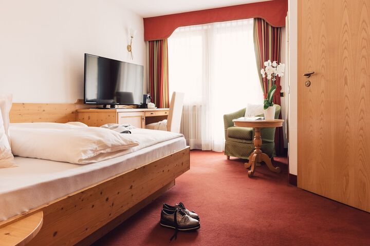 Room 15 of 175