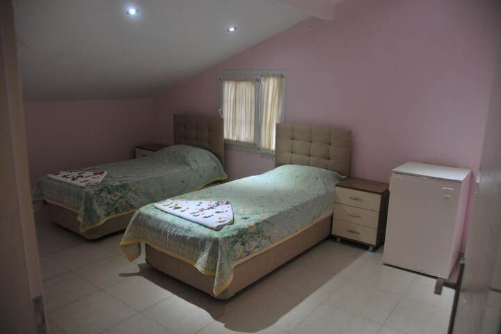 Room 13 of 39
