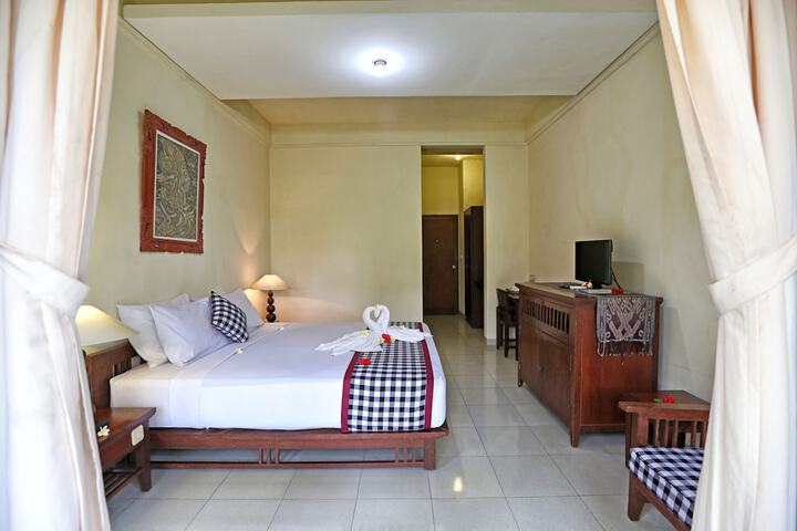 Room 6 of 25