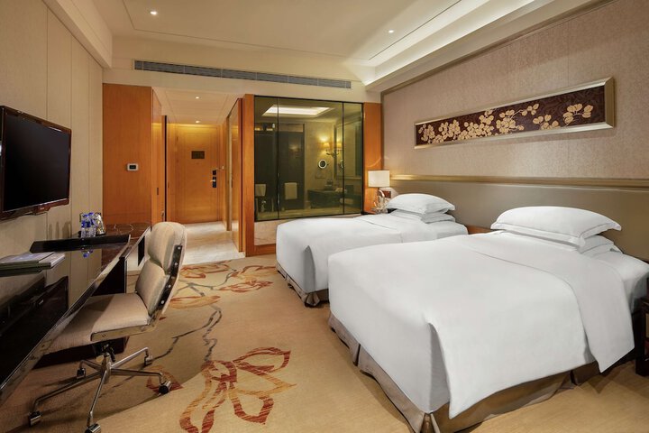 Room 12 of 68