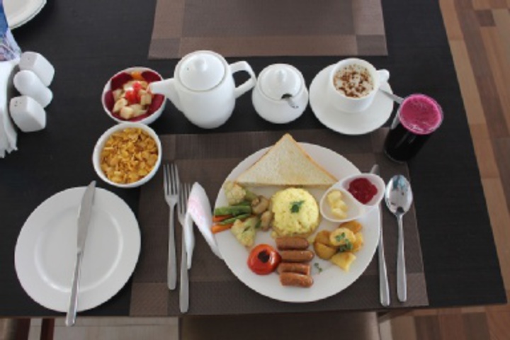 Dining 83 of 120
