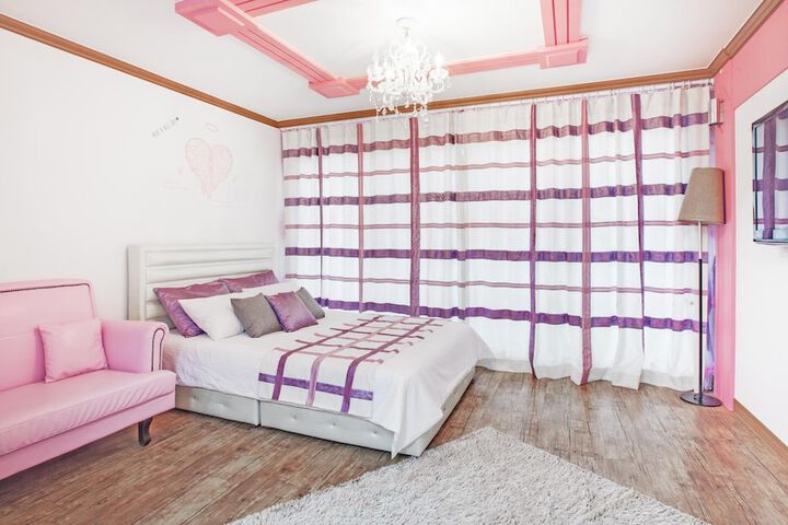 Room 2 of 34