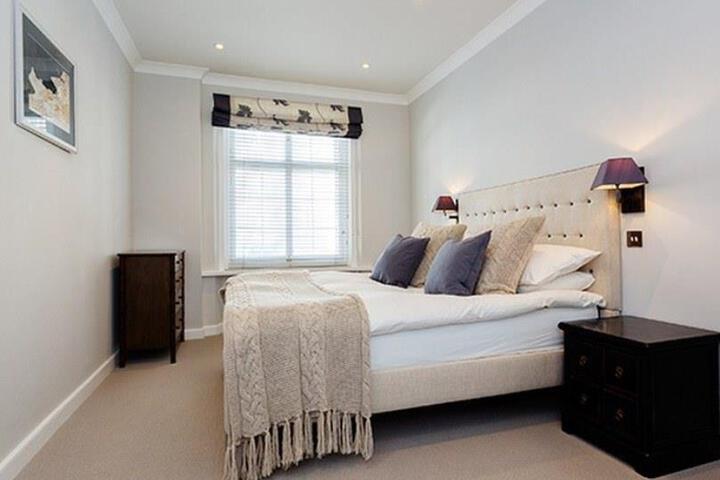 Veeve Townhouse 5 Minutes From Oxford Street 3 Bedrooms