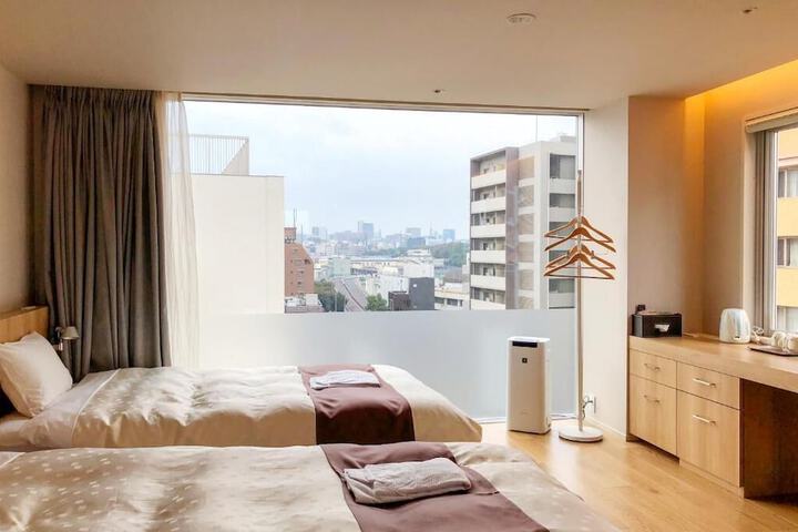 Room 15 of 42