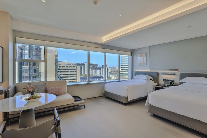 Room 21 of 95