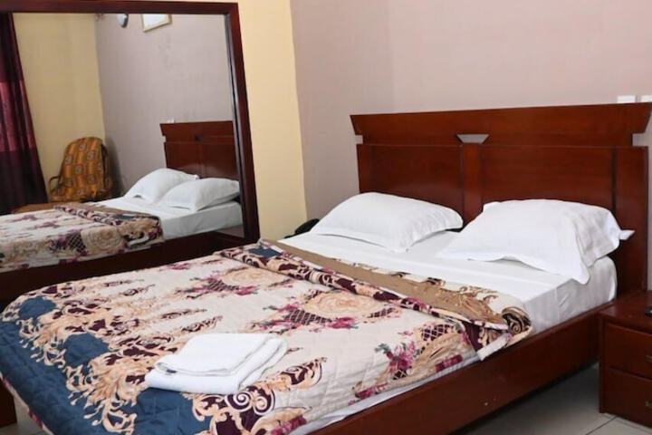 Room 6 of 24