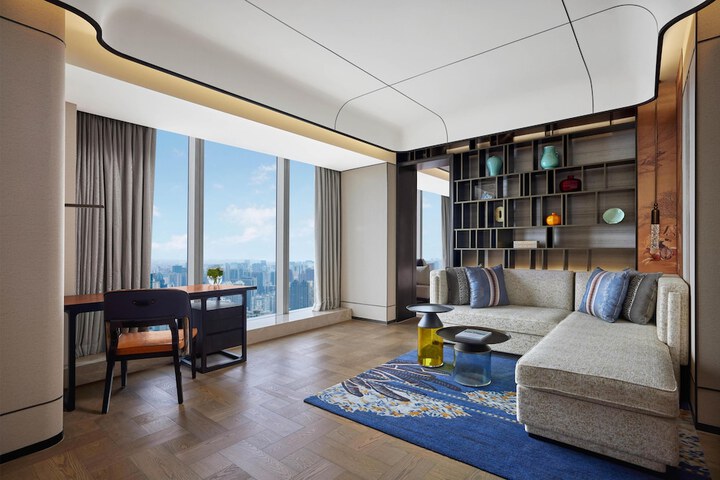 Room 45 of 106
