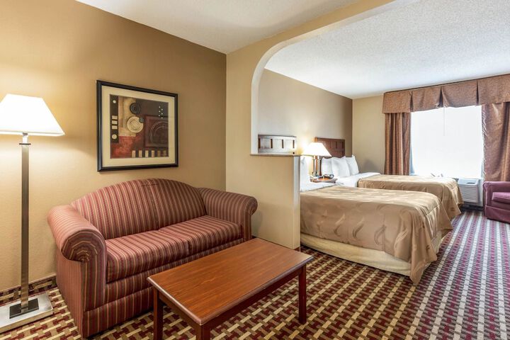1 King Bed Suite (8 of 15)