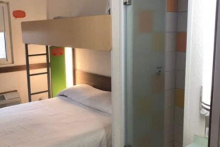 Room 4 of 24