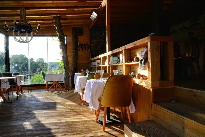 Dining 109 of 156
