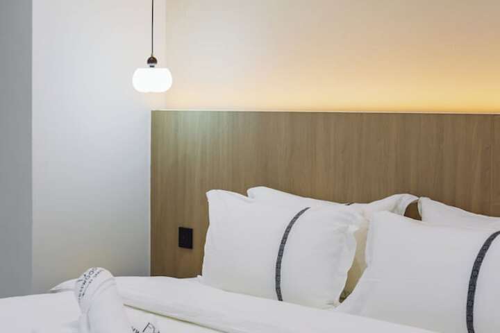 Room 33 of 139