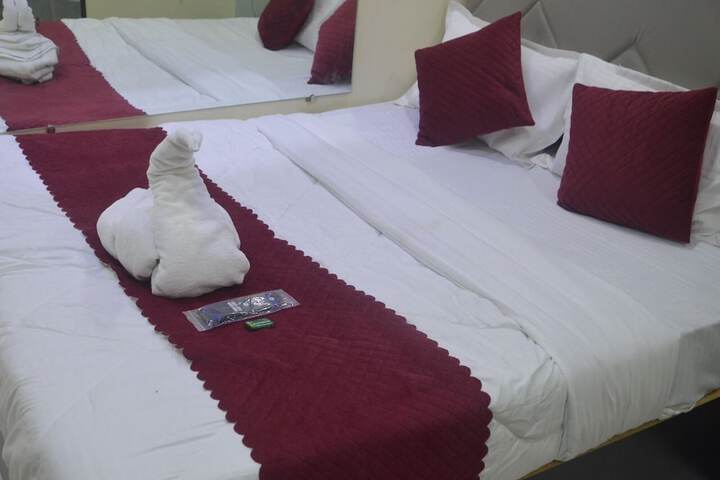 Room 5 of 6