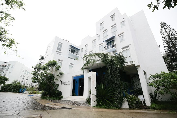 Hotel 79 of 79