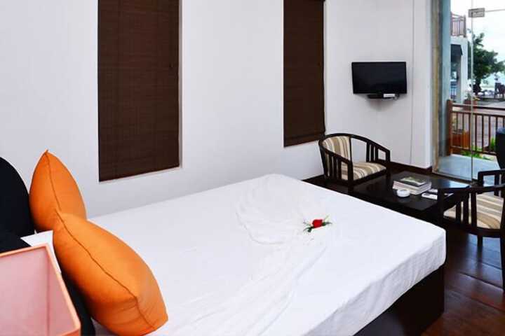 Room 15 of 51