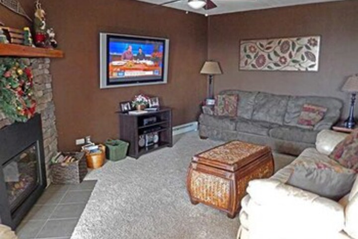 Image of 3 Br: Summit 205 C